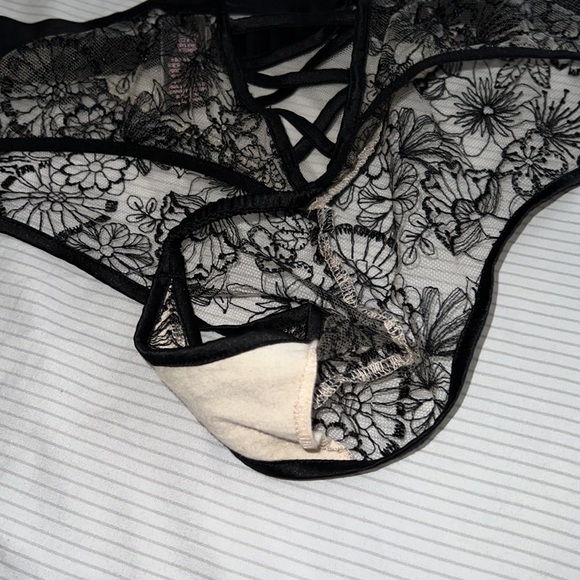 High Waist thong - Picture 3 of 4